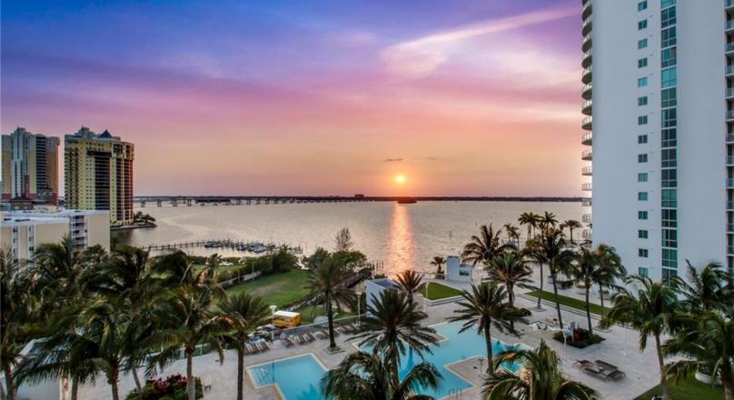 GREAT PRICE - price adjusted for this phenomenal condo in the OASIS 